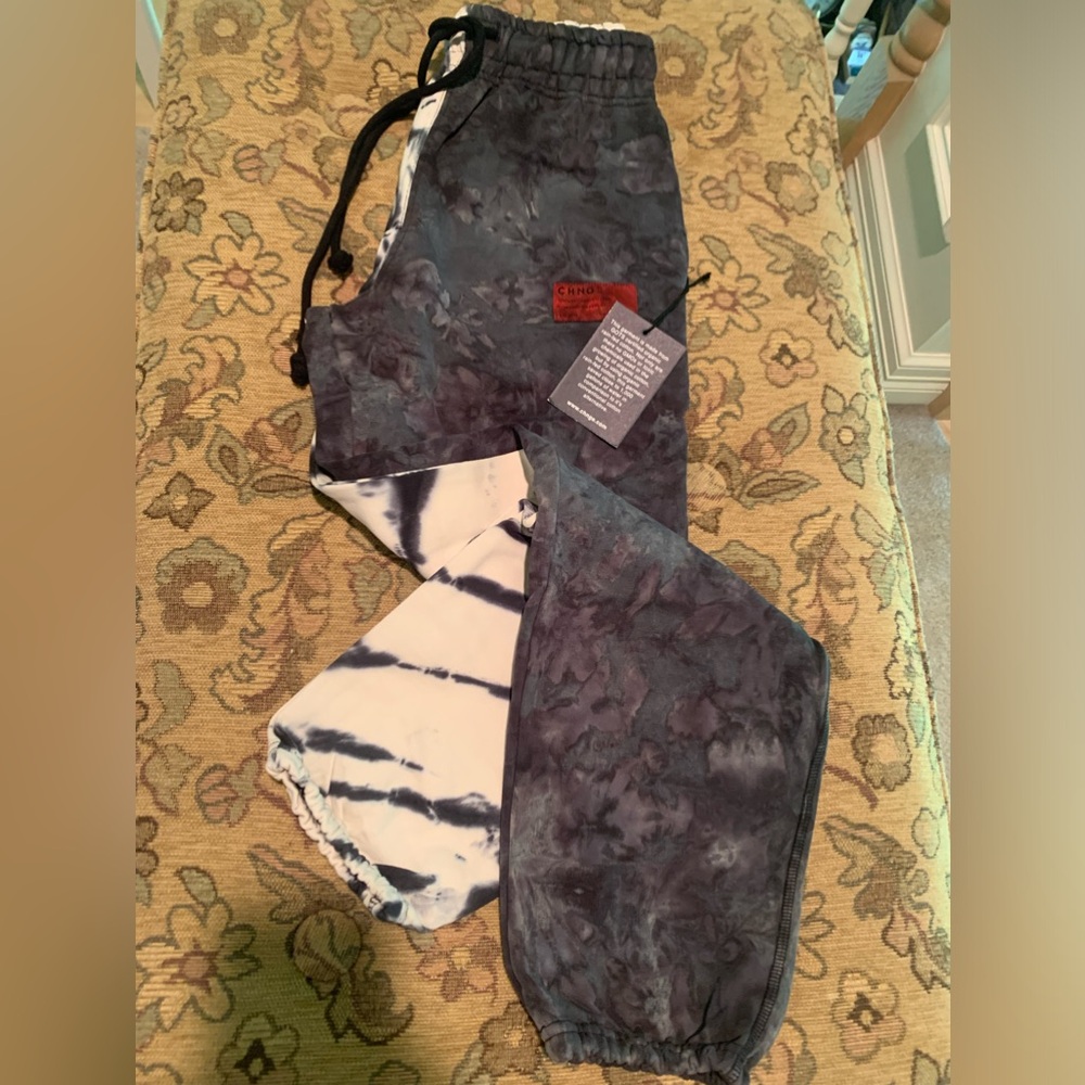 Chnge Sweatsuit